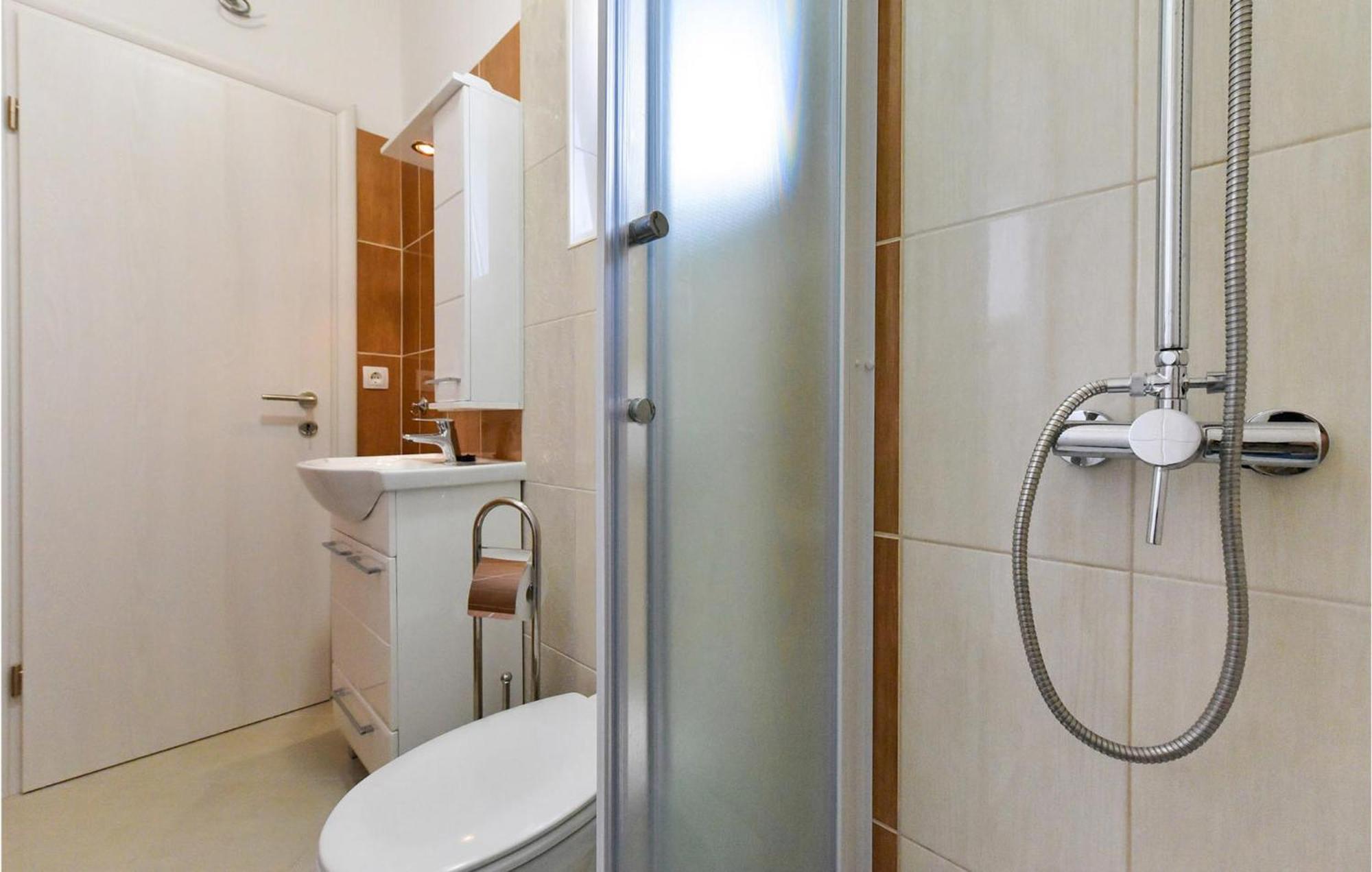 Beautiful Home In Privlaka With Wifi Екстер'єр фото